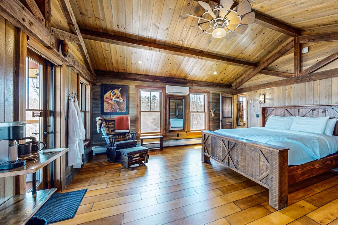 Fox Hole bedroom